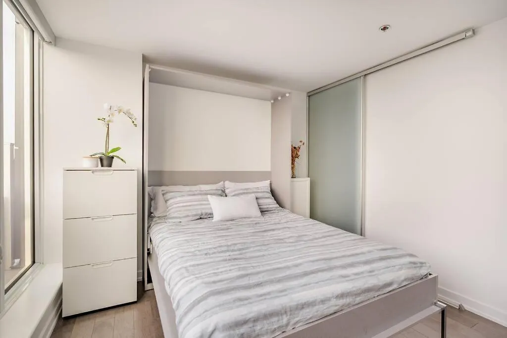Luxury 2-Bedroom Penthouse Downtown With Free Parking Ottawa 0*,  Canada