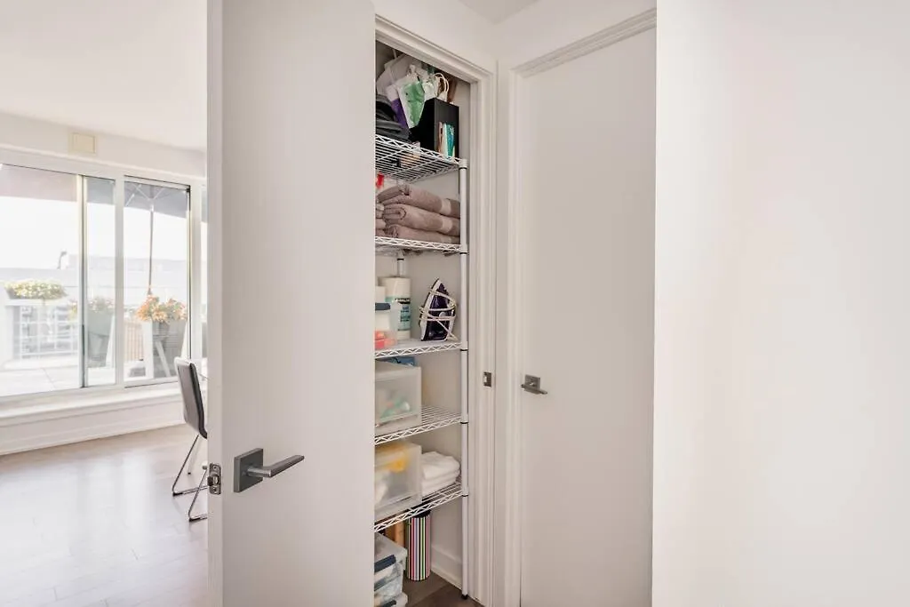 Luxury 2-Bedroom Penthouse Downtown With Free Parking Ottawa 0*,  Canada