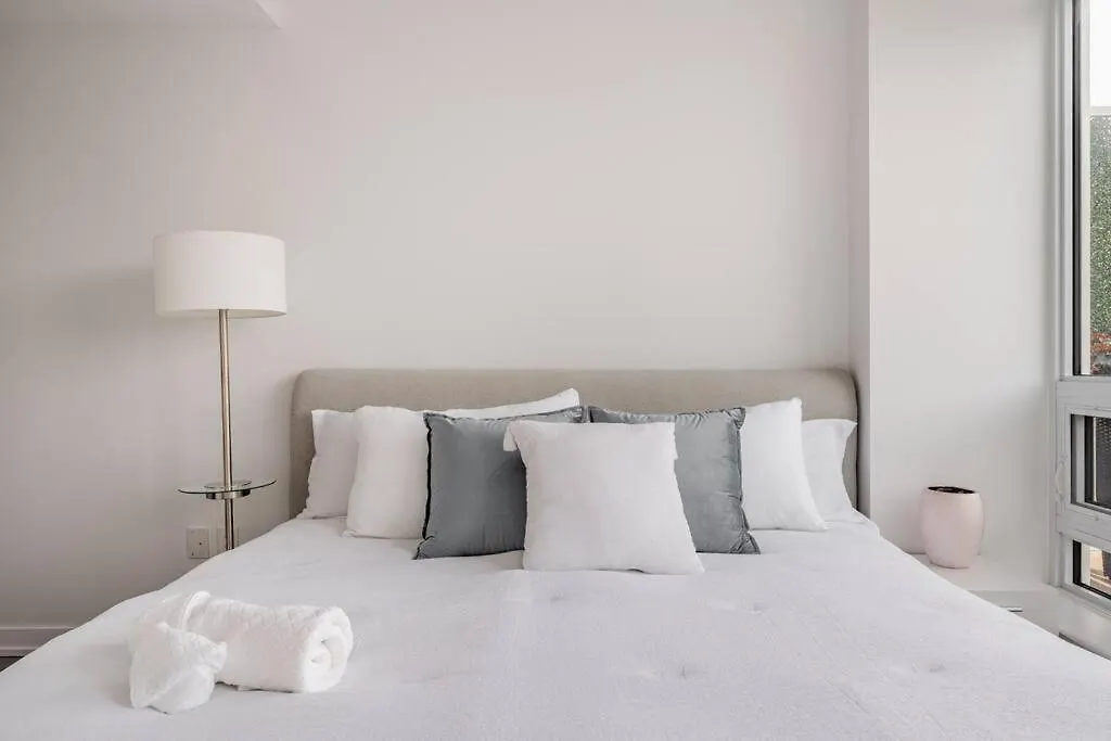 Apartment Luxury 2-Bedroom Penthouse Downtown With Free Parking Ottawa