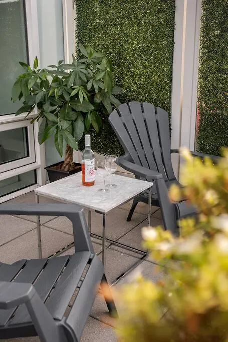 Luxury 2-Bedroom Penthouse Downtown With Free Parking Ottawa 0*,