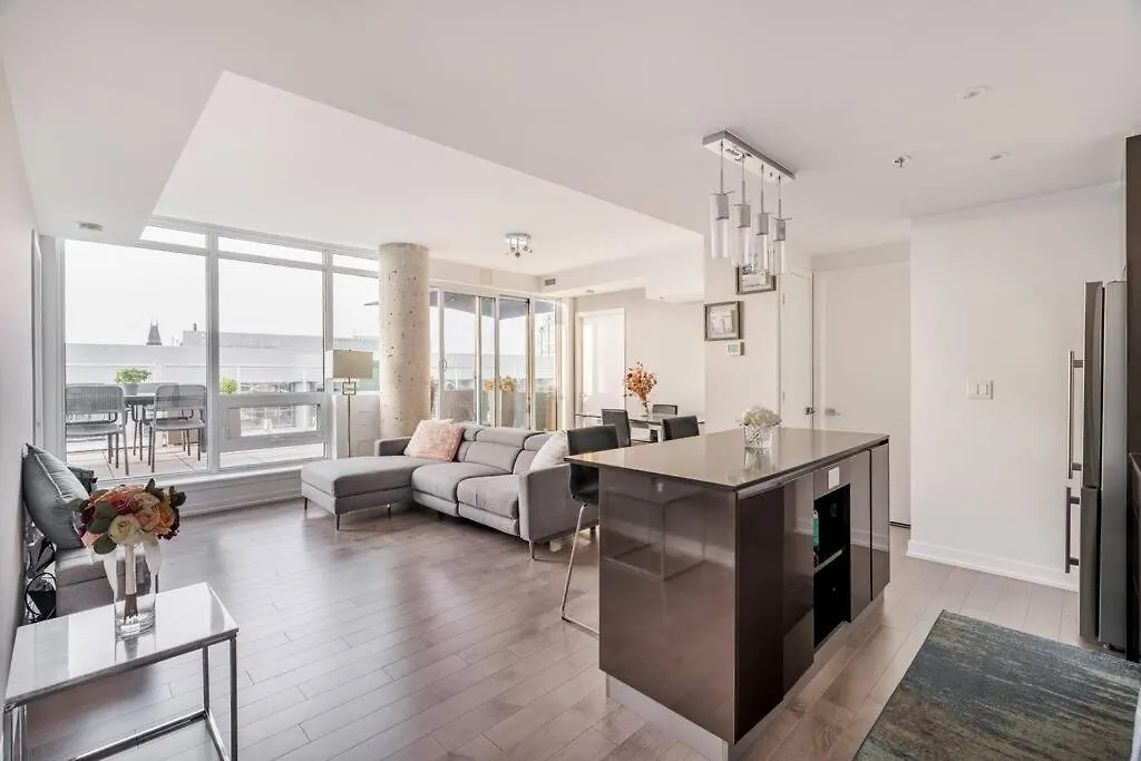 Luxury 2-Bedroom Penthouse Downtown With Free Parking Ottawa