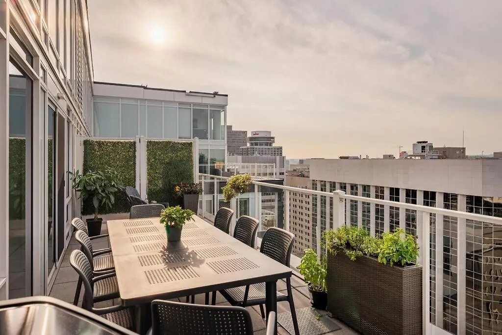 Apartment Luxury 2-Bedroom Penthouse Downtown With Free Parking Ottawa Canada