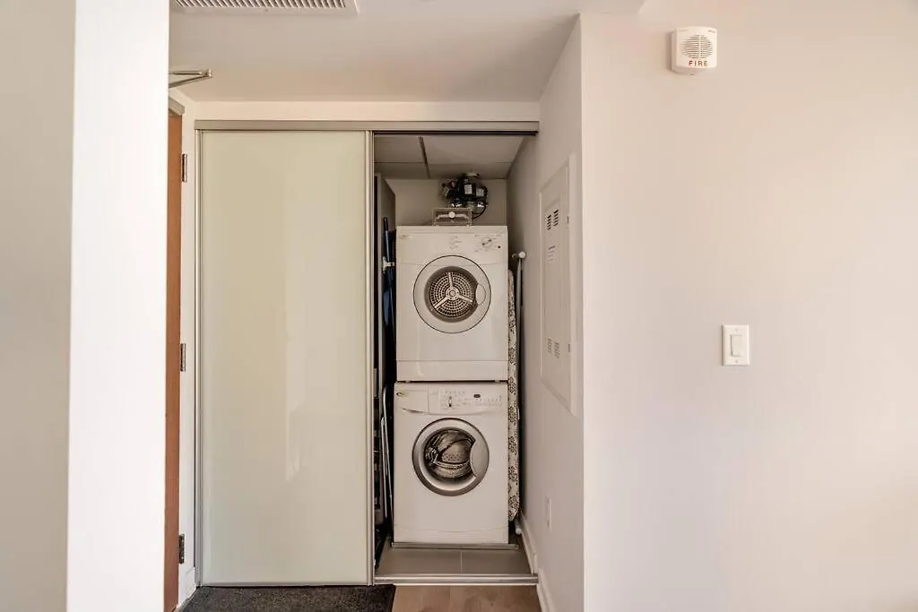 Luxury 2-Bedroom Penthouse Downtown With Free Parking Ottawa
